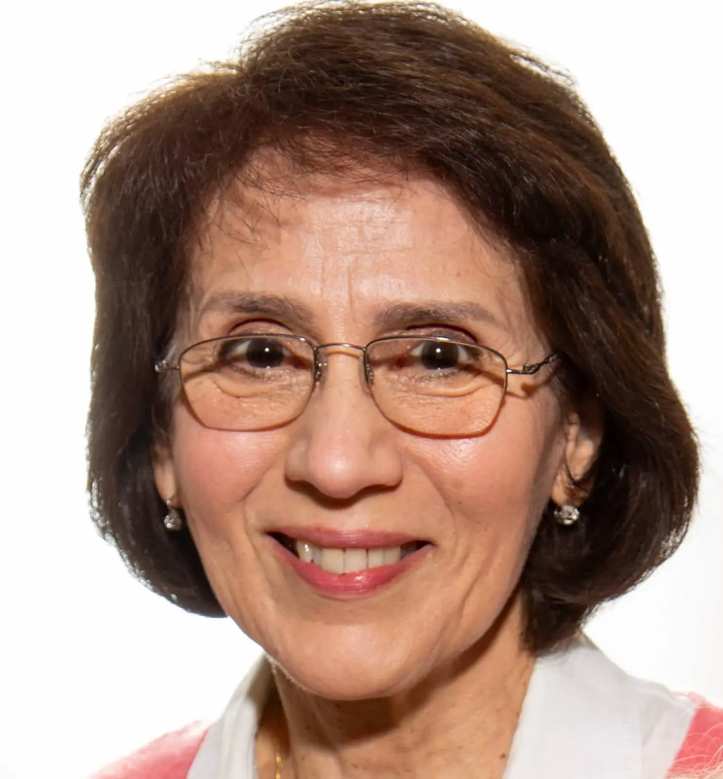 Friendly headshot of counsellor Alma Lopez-Tolman.